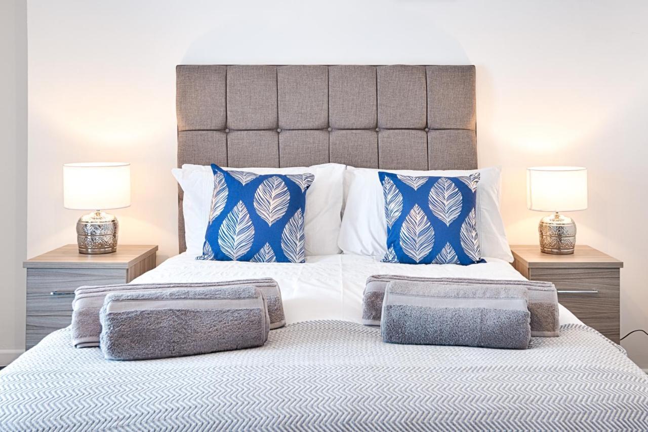 Free Parking, Spacious Rooms, Smart Tv'S All Rooms Суонси Экстерьер фото
