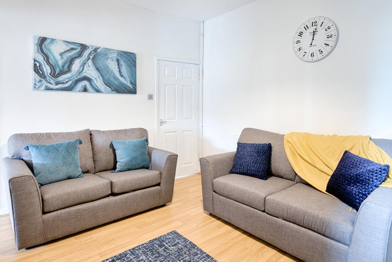 Free Parking, Spacious Rooms, Smart Tv'S All Rooms Суонси Экстерьер фото