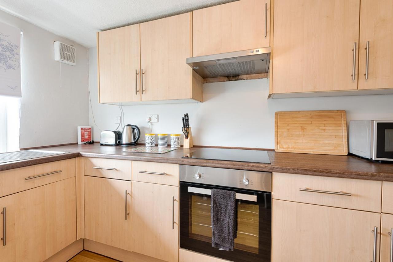 Free Parking, Spacious Rooms, Smart Tv'S All Rooms Суонси Экстерьер фото